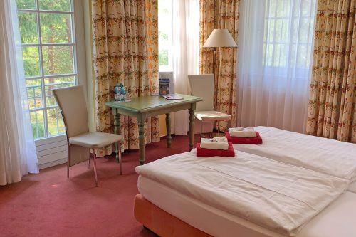 Doppelzimmer Hotelhaus mit Terrasse
